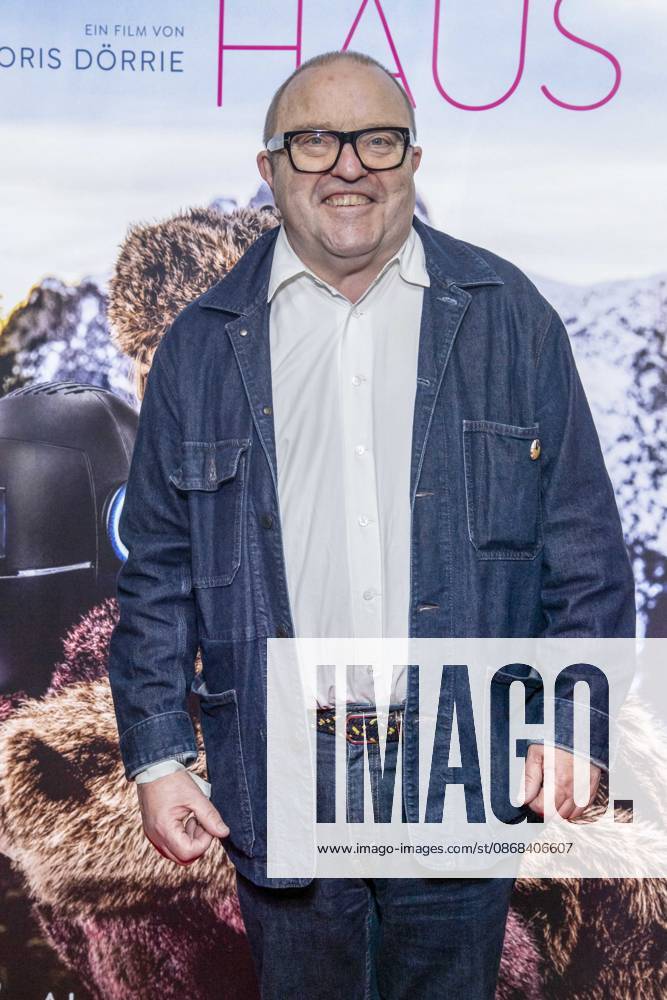 ABB FRAUWINKLER Gustav Peter Woehler on the red carpet at the special screening of the feature film *Frau Winkler Leaves the House* at the Cinema Paris in Berlin on October 1, 2026, Berlin, Germany