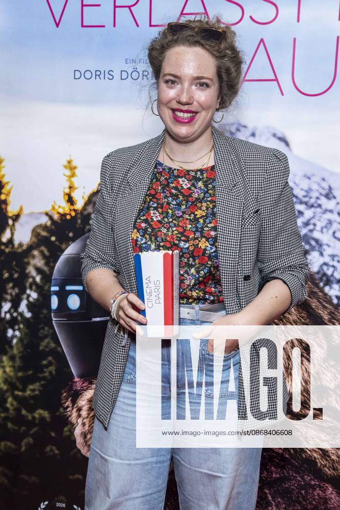 ABB FRAUWINKLER Julia Jendrossek on the red carpet at the special screening of the feature film *Frau Winkler verlässt das Haus* at the Cinema Paris in Berlin, October 1, 2026, Berlin, Germany