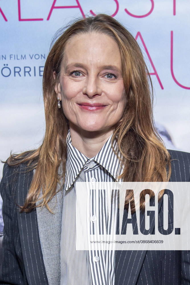 ABB FRAUWINKLER Anne Ratte Polle on the red carpet at the special screening of the feature film *Frau Winkler Verlässt das Haus* at Cinema Paris in Berlin on October 1, 2026, Berlin, Germany