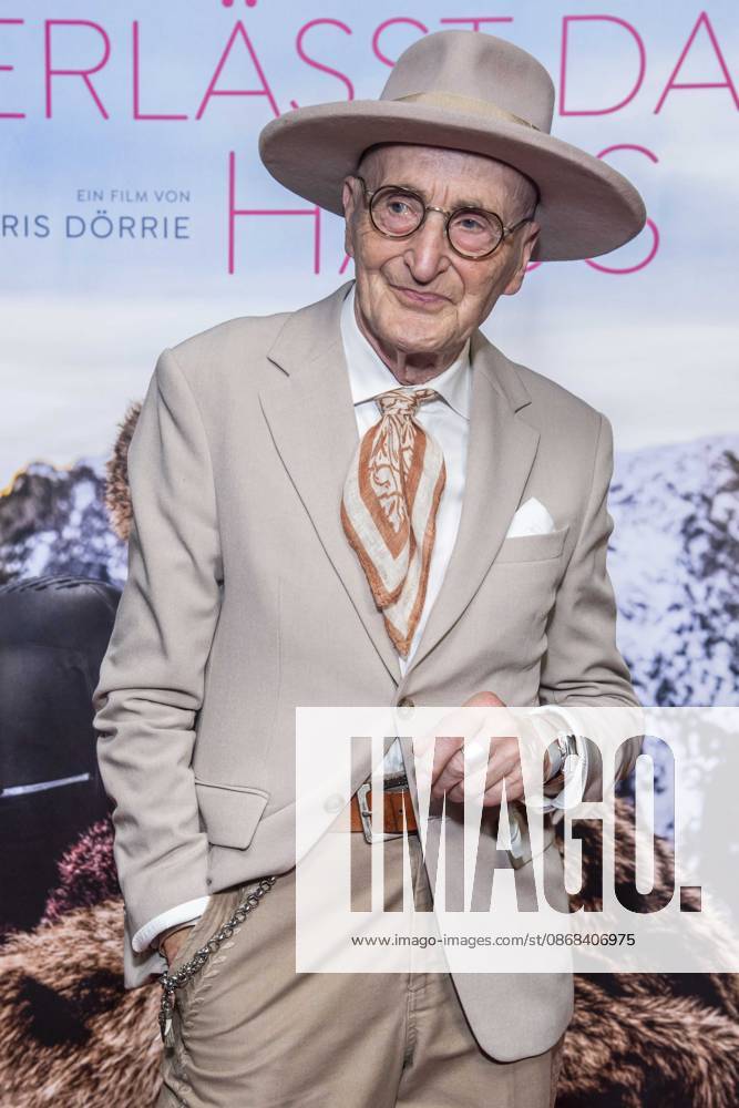 ABB FRAUWINKLER s Guenther Krabbenhoeft on the red carpet at the special screening of the feature film *Frau Winkler Verlässt das Haus* at the Cinema Paris in Berlin on October 1, 2026, Berlin, Germany