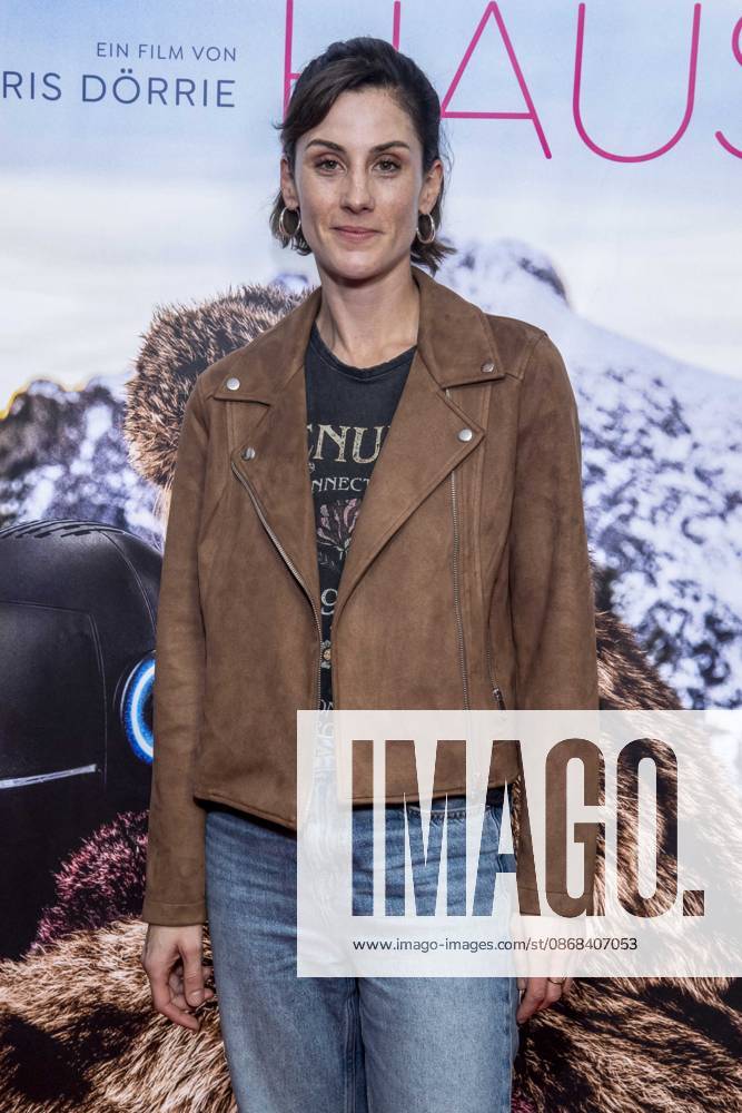ABB FRAUWINKLER Olivia Lina Gasche on the red carpet at the special screening of the feature film *Frau Winkler Verlässt das Haus* at the Cinema Paris in Berlin on October 1, 2026, Berlin, Germany