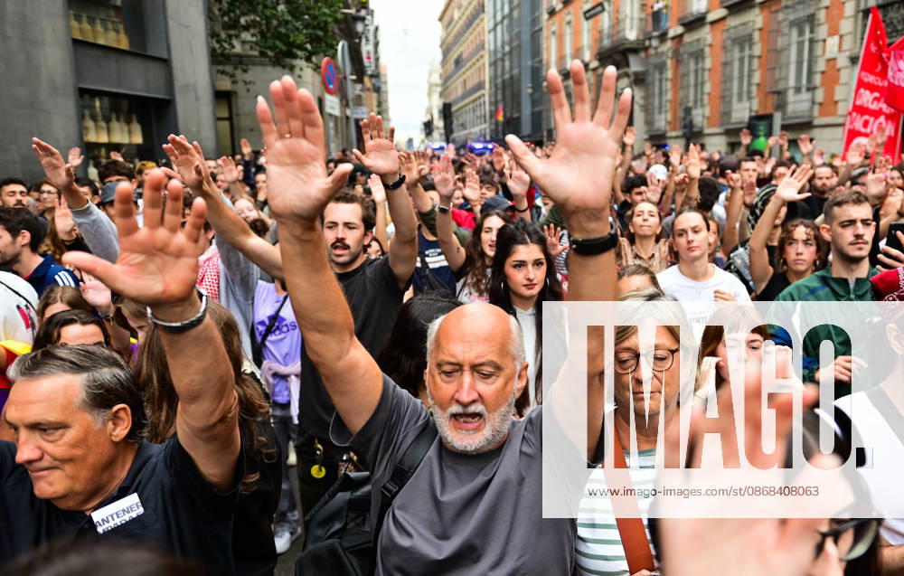 Tenants and housing activists gather outside the Congress of Deputies in Madrid during a demonstration called by the Sindicato de Inquilinas e Inquilinos de Madrid. The protest takes place on the Spanish Parliament votes on two Royal Decree-Laws on housing: one concerning measures to protect the social function of housing and increase affordable housing supply, and another aimed at strengthening the stability of habitual rental contracts. The demonstration was organized to pressure lawmakers during the vote. Junts had announced its opposition to the measures, while PP and Vox were also expected to vote against them. Madrid SPAIN - ZUMAz108 20261002_znp_z108_007