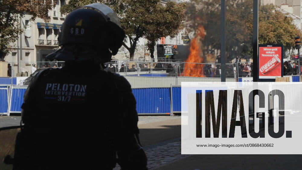 Clashes During Student Protest - Pantin Videograbs - Clashes between students and police during a student protest in Pantin, near Paris, France, on October 2, 2026. Since late September, students have been organizing protests outside their schools to highlight various issues, ranging from class schedules and class sizes to teacher shortages and excessive heat in classrooms during this year’s heat waves. These protests began in Île-de-France, the Paris region, but have now spread to other cities across the country. Photo by CLPRESS ABACAPRESS.COM Pantin France
