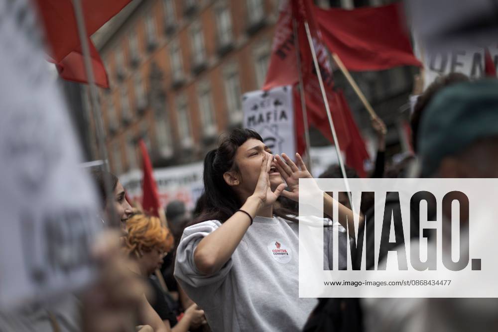 MADRID, SPAIN, OCTOBER 2, 2026: Members and supporters of the Sindicato de Inquilinas e Inquilinos de Madrid demonstrate outside the Spanish Congress of Deputies as lawmakers debate and vote on two government housing decrees. Protesters marched from their encampment at Puerta del Sol to demand approval of measures including stronger protections against evictions and changes to rental regulations. Both decrees were rejected by parliament, as housing activists continued their mobilization in Madrid and other Spanish cities. Madrid Spain - ZUMAq101 20261002_zna_q101_127