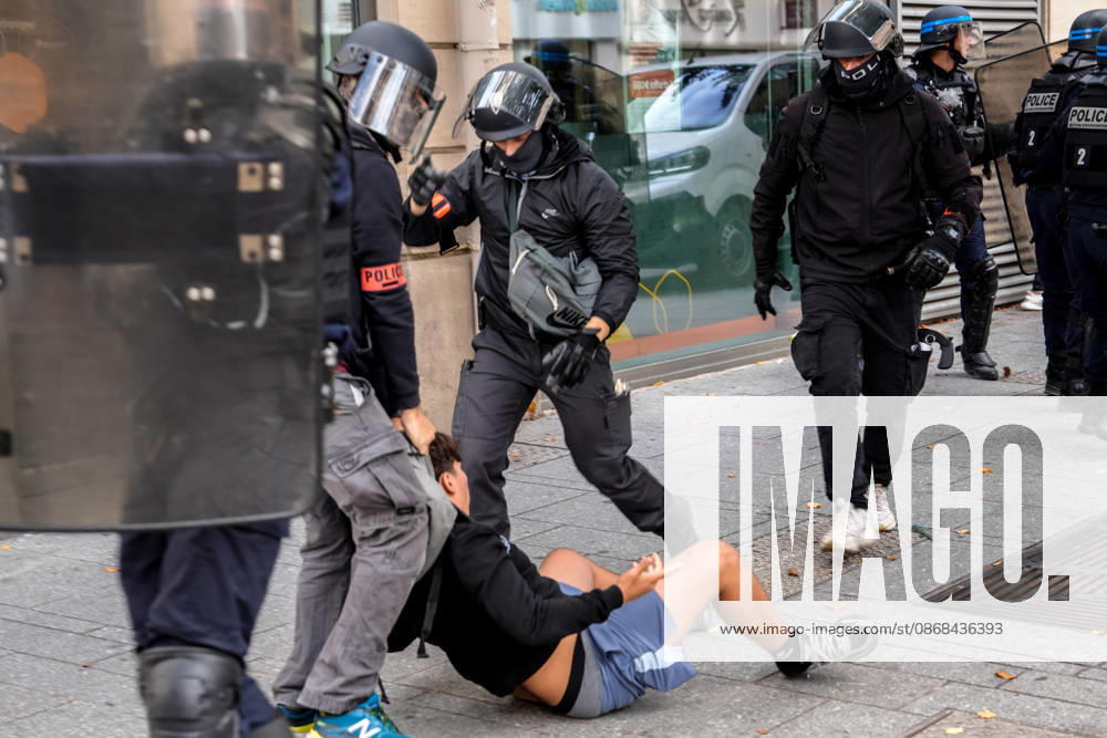 Students clash with police during high-school mobilization in Nancy NANCY, FRANCE - OCTOBER 2: Police officers detain a demonstrator as students gather and clash with security forces around high schools Nancy, France on October 2, 2026. Students gather around several schools and clash with police forces as a nationwide high-school mobilization continues over school conditions and demands for greater education resources in Nancy. Police deploy security units around several locations as demonstrations and blockades continue. Muhammed Said Tako Anadolu Nancy France. Editorial use only. Please get in touch for any other usage.
