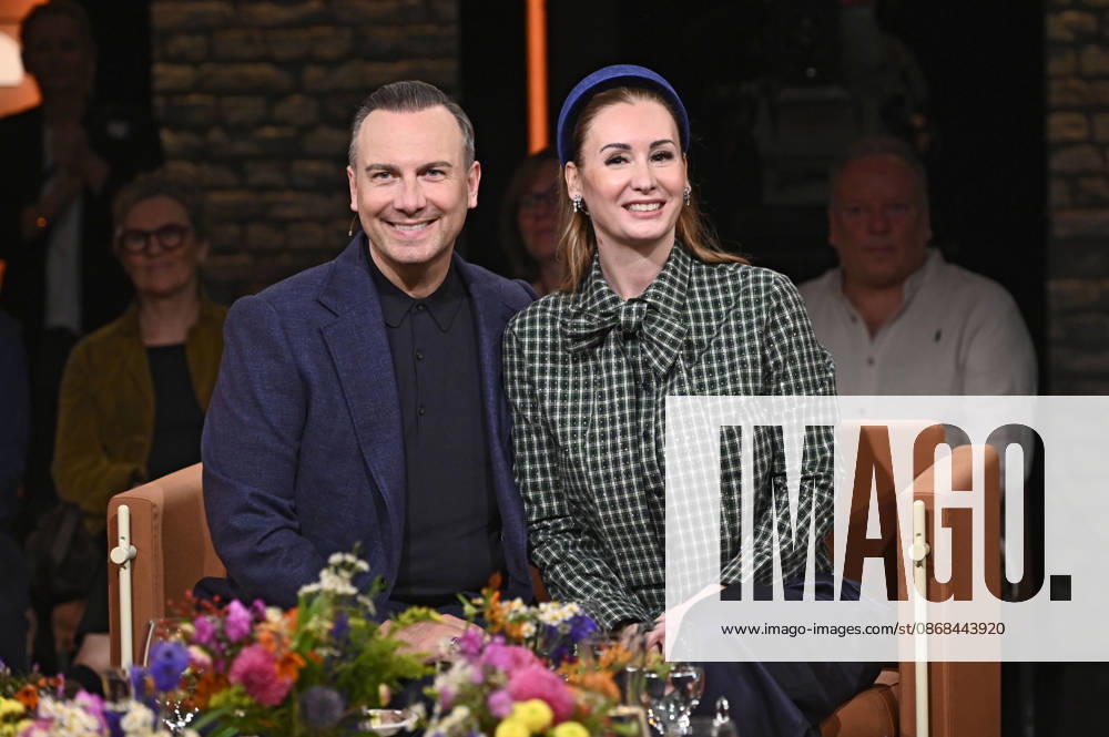 Tim Raue with his wife Katharina Raue during the taping of the RB talk show 3nach9 at Radio Bremen s Studio Bremen, October 2, 2026 Foto:xC.xNiehausx xFuturexImagex 3nach9_6004