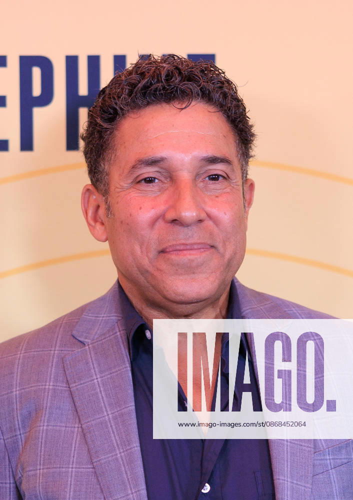 Oscar Nunez at the Critics Choice Associationâ€⠢s 6th Annual Celebration of Cinema & Television on Friday October 2, 2026 at the Four Seasons Hotel in Beverly Hills, California. JAVIER ROJAS PI Beverly Hills USA - ZUMAp124 20261002_zaa_p124_009