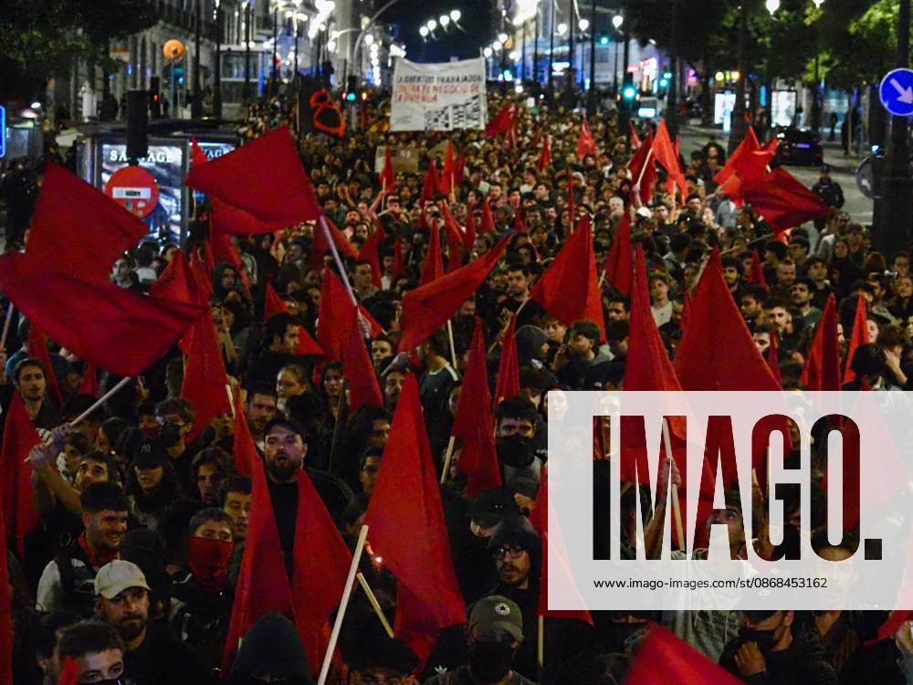 MADRID, SPAIN - October 02: Hundreds of people who remain camped in Puerta del Sol went out to march through the main streets of Madrid, passing through Calle Alcalo¡, Plaza de Cibeles and Plaza de Neptuno, and returned to the encampment in Puerta del Sol shouting The fight goes on, whatever it takes Madrid Spain - ZUMAh199 20261002_zip_h199_012