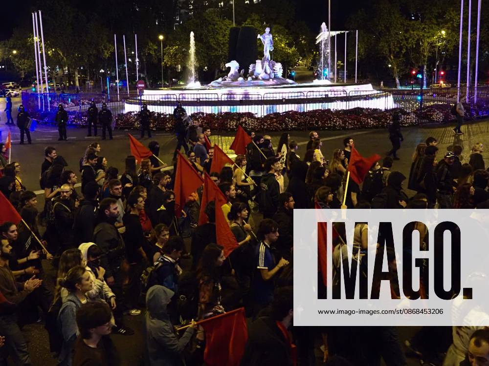 MADRID, SPAIN - October 02: Hundreds of people who remain camped in Puerta del Sol went out to march through the main streets of Madrid, passing through Calle Alcalo¡, Plaza de Cibeles and Plaza de Neptuno, and returned to the encampment in Puerta del Sol shouting The fight goes on, whatever it takes Madrid Spain - ZUMAh199 20261002_zip_h199_028