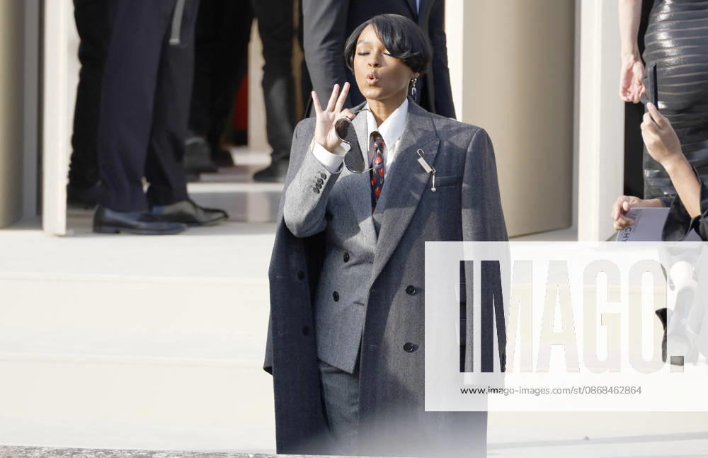 Janelle Monae arrives at the Givenchy Spring Summer 2027 Women’s Ready-to-Wear fashion show during Paris Fashion Week (PFW) in Paris, France, on October 2, 2026. Christophe Aubert, Bestimage. Arrivals at the Givenchy Spring Summer 2026 Women’s Ready-to-Wear fashion show at Paris Fashion Week (PFW) on October 2, 2026