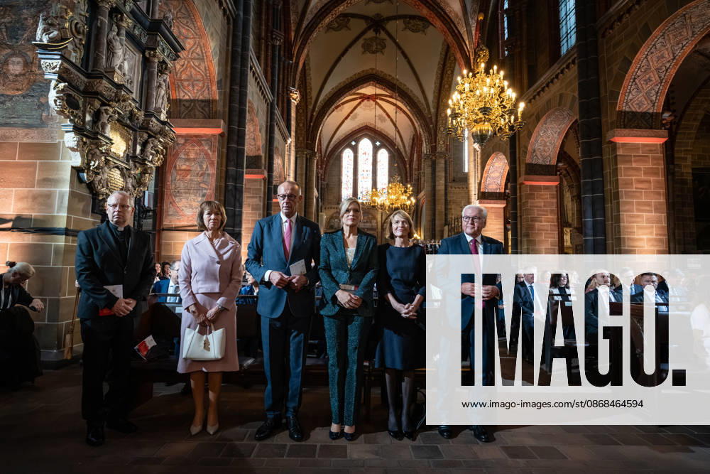 Ecumenical Service at St. Petri Cathedral: Hubertus van Megen, Apostolic Nuncio to Germany; Charlotte Merz, wife of Friedrich Merz; Friedrich Merz, Federal Chancellor; Julia Klöckner, President of the Bundestag; Elke Büdenbinder, wife of Frank-Walter Steinmeier; Frank-Walter Steinmeier