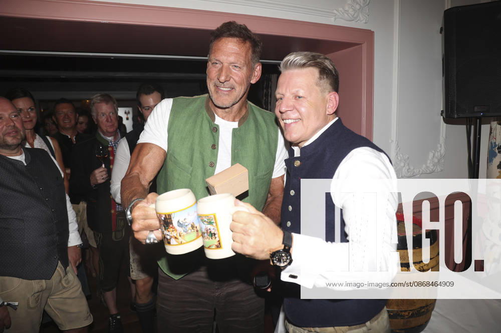 Ralf Moeller and Axel Kahn at the 2 Fine Time Business Club Oktoberfest 2026 at Käfer Stammhaus in Munich, October 2, 2026 Foto:xAgenturxWehnertx xGränzdörferx xFuturexImagex ftbc_6007