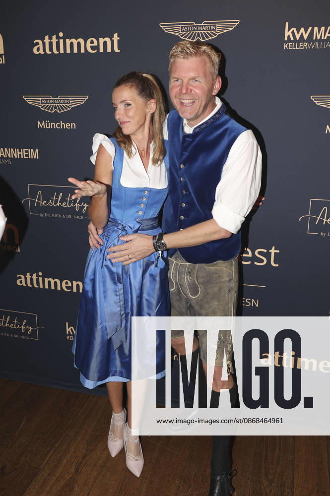Deborah Müller with her husband Oliver Hill at the 2 Fine Time Business Club Oktoberfest 2026 at Käfer Stammhaus in Munich, October 2, 2026 Foto:xAgenturxWehnertx xGränzdörferx xFuturexImagex ftbc_6022