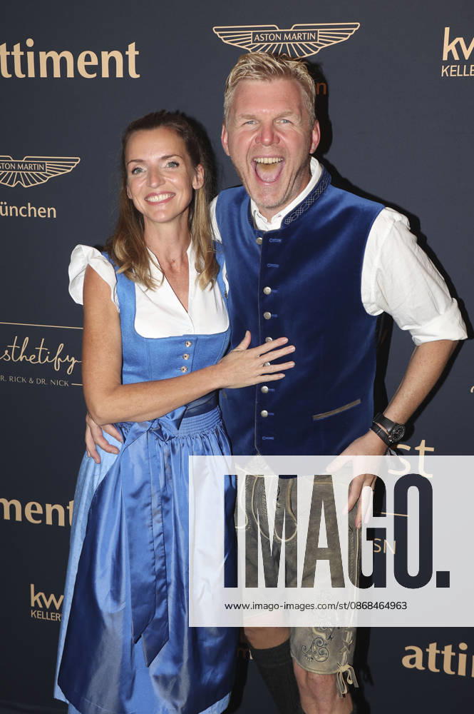 Deborah Müller with her husband Oliver Hill at the 2 Fine Time Business Club Oktoberfest 2026 at Käfer Stammhaus in Munich, October 2, 2026 Foto:xAgenturxWehnertx xGränzdörferx xFuturexImagex ftbc_6023
