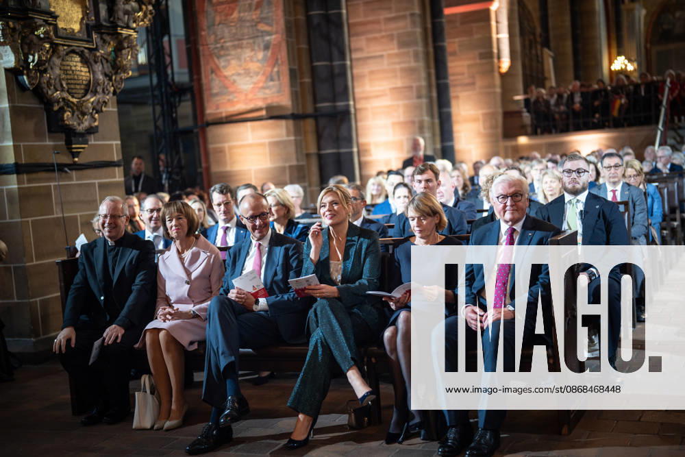Ecumenical Service at St. Petri Cathedral: Hubertus van Megen, Apostolic Nuncio to Germany; Charlotte Merz, wife of Friedrich Merz; Friedrich Merz, Federal Chancellor; Julia Klöckner, President of the Bundestag; Elke Büdenbinder, wife of Frank-Walter Steinmeier; Frank-Walter Steinmeier