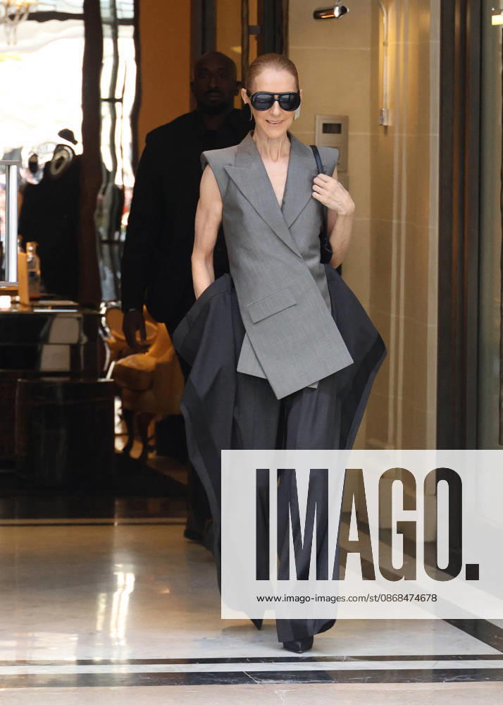 Céline Dion leaves the Royal Monceau hotel in Paris on October 3, 2026. Denis Guignebourg, Bestimage. Céline Dion leaves the Royal Monceau hotel in Paris on October 3, 2026. Paris, France