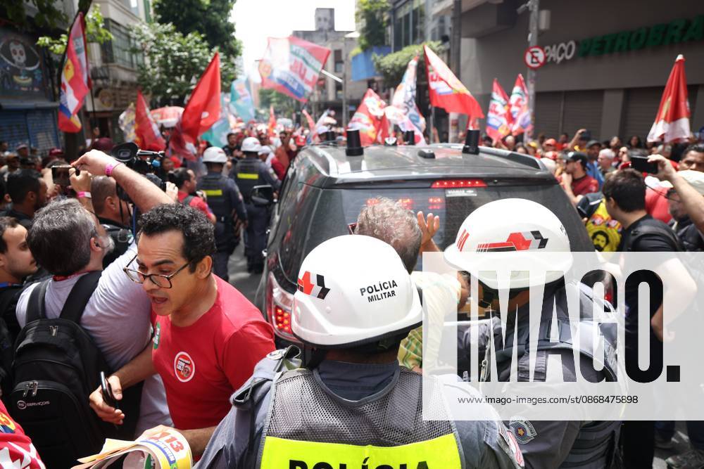 Lula takes a walk along Paulista Avenue and continues along Augusta Street. Sao Paulo (SP), October 3, 2026 2026 Elections Lula President and candidate for re-election Luiz Inacio Lula da Silva (PT) participates in a walk on Paulista Avenue, in Sao Paulo, in the last campaign event before the first round of elections. The mobilization continues along Augusta Street towards Roosevelt Square. Lula is accompanied by allies, including Fernando Haddad, Geraldo Alckmin, Marina Silva, and Simone Tebet.(Foto: Leco Viana Thenews2 imago images) Lula takes a walk along Paulista Avenue and continues along Augusta Street.
