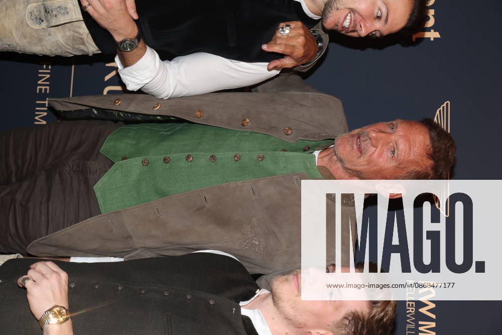 Axel Kahn, Henrik Heüveldop (aka Dr. Rick), Ralf Moeller, and Dominik Bettray (aka Dr. Nick) at the 2 Fine Time Business Club Oktoberfest 2026 at the Käfer Stammhaus in Munich