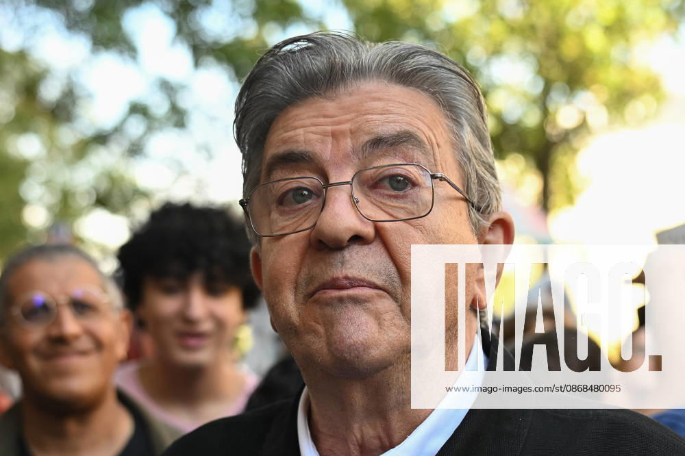 Jean-Luc Mélenchon, the LFI candidate in the 2027 presidential election, addresses the crowd on the sidelines of the 2026 Pride March in Paris on 3 October 2026 - 03 10 2026 - France Ile-de-France (region) Paris - JulienxMattiax Pictorium LePictorium_0341766