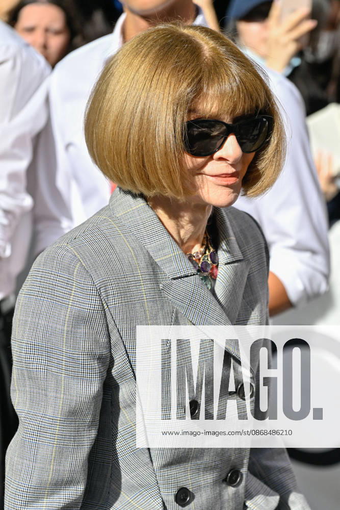 PFW Celine Outside Arrivals Anna Wintour arriving at the Celine show during Paris Fashion Week, in Paris, France on 3 October 2026. Photo by Julien Reynaud APS-Medias ABACAPRESS.COM Paris France