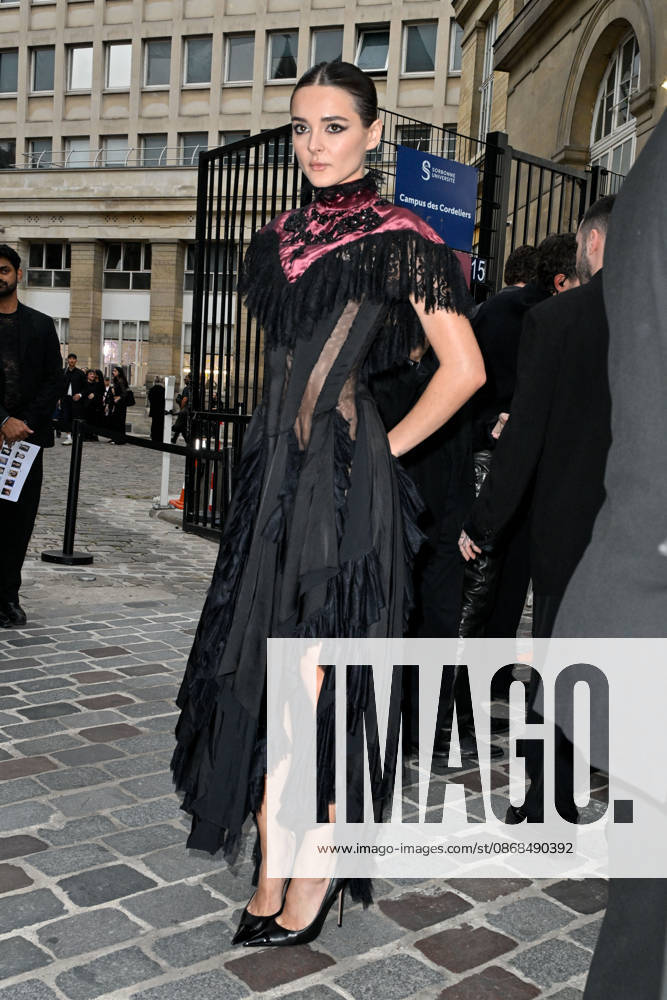 PFW Ann Demeulemeester Outside Arrivals Charlotte Lawrence arriving at the Ann Demeulemeester show during Paris Fashion Week, in Paris, France on 3 October 2026. Photo by Julien Reynaud APS-Medias ABACAPRESS.COM Paris France