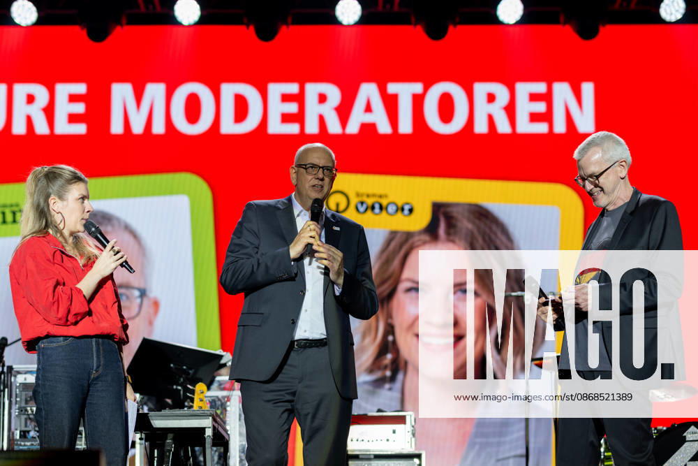 Celebrating German Unity Day in Bremen: German Unity Day 2026 Celebrations, Bremen, October 3, 2026, Bremen, public festival, Fanta Vier concert, illuminations along the Schlachte, light show, Bremen, Germany, Fanta4 + Illumination HB 3.10.26 LR-1177