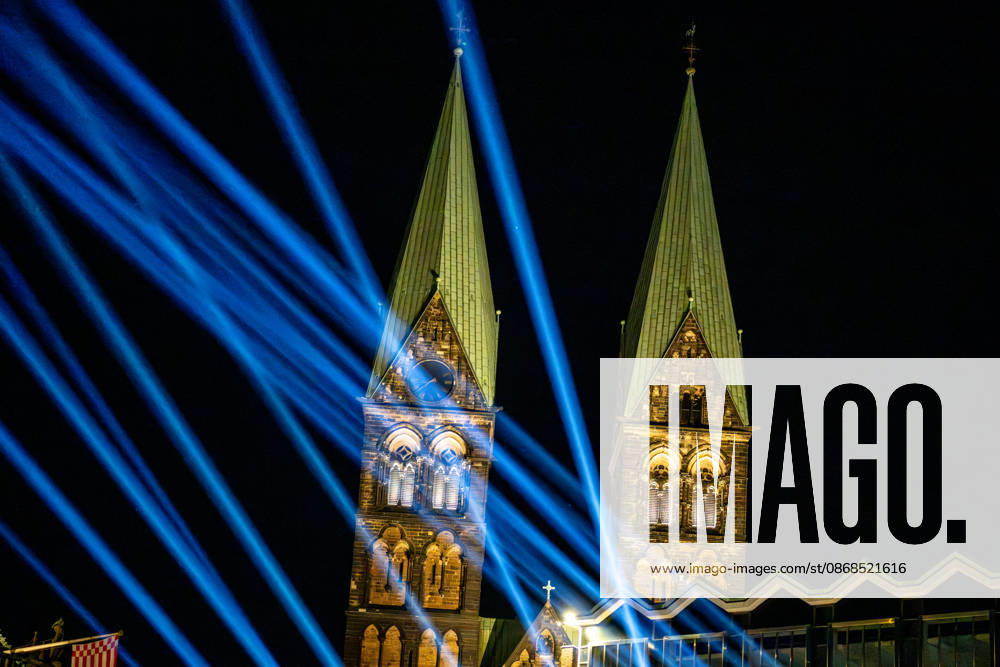 Celebrating German Unity Day in Bremen: German Unity Day 2026 celebrations, Bremen, October 3, 2026; Bremen, public festival, Fanta Vier concert, Illuminatin at the Schlachte, light show; Bremen, Germany, October 3, 2026 Celebrating G Fanta4 + Illumination HB 3.10.26 LR-1467