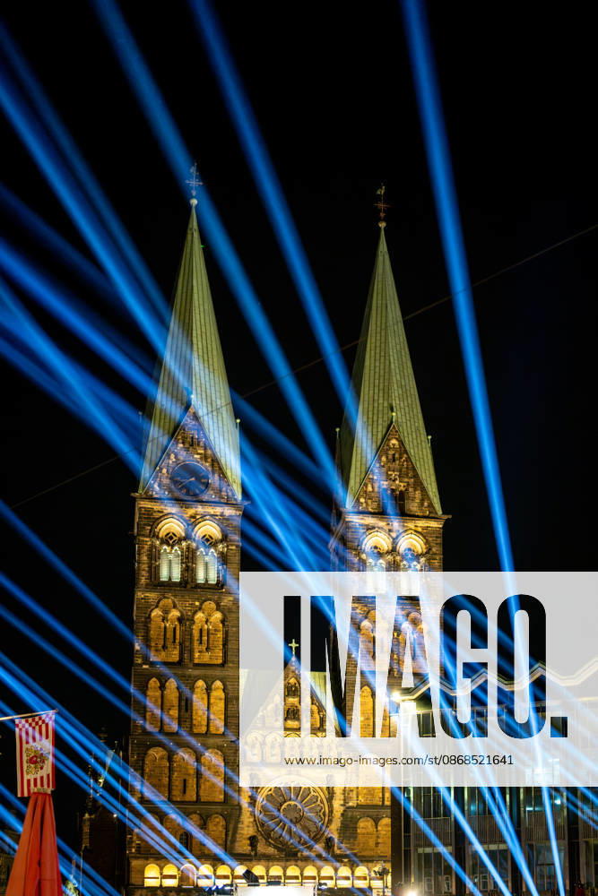 Celebrating German Unity Day in Bremen: German Unity Day 2026 celebrations, Bremen, October 3, 2026; Bremen, public festival, Fanta Vier concert, Illuminatin at the Schlachte, light show; Bremen, Germany, October 3, 2026 Celebrating G Fanta4 + Illumination HB 3.10.26 LR-1469