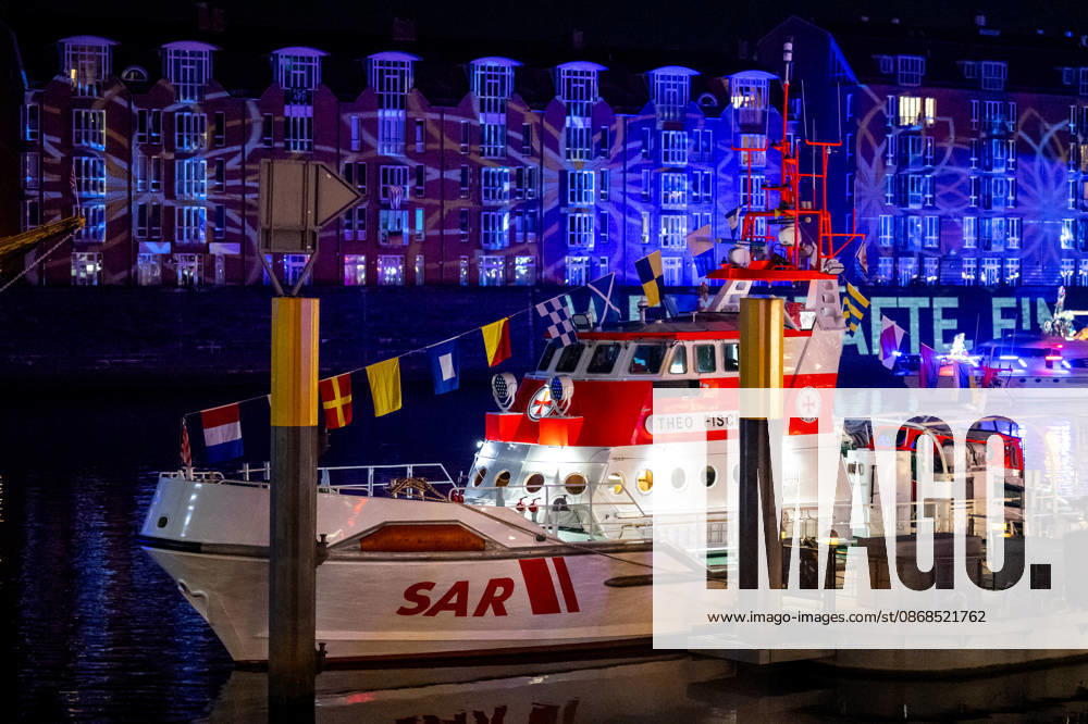 Celebrating German Unity Day in Bremen: German Unity Day 2026 celebrations, Bremen, October 3, 2026; Bremen, public festival, Fanta Vier concert, Illuminatin at the Schlachte, light show; Bremen, Germany, October Fanta4 + Illumination HB 3.10.26 LR-1477