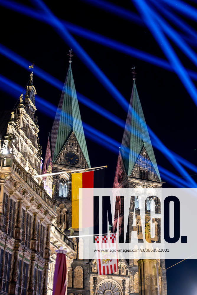 Celebrating German Unity Day in Bremen: German Unity Day 2026 celebrations, Bremen, October 3, 2026; Bremen, public festival, Fanta Vier concert, Illuminatin at the Schlachte, light show; Bremen, Germany, October 3, 2026 Cele Fanta4 + Illumination HB 3.10.26 LR-1531