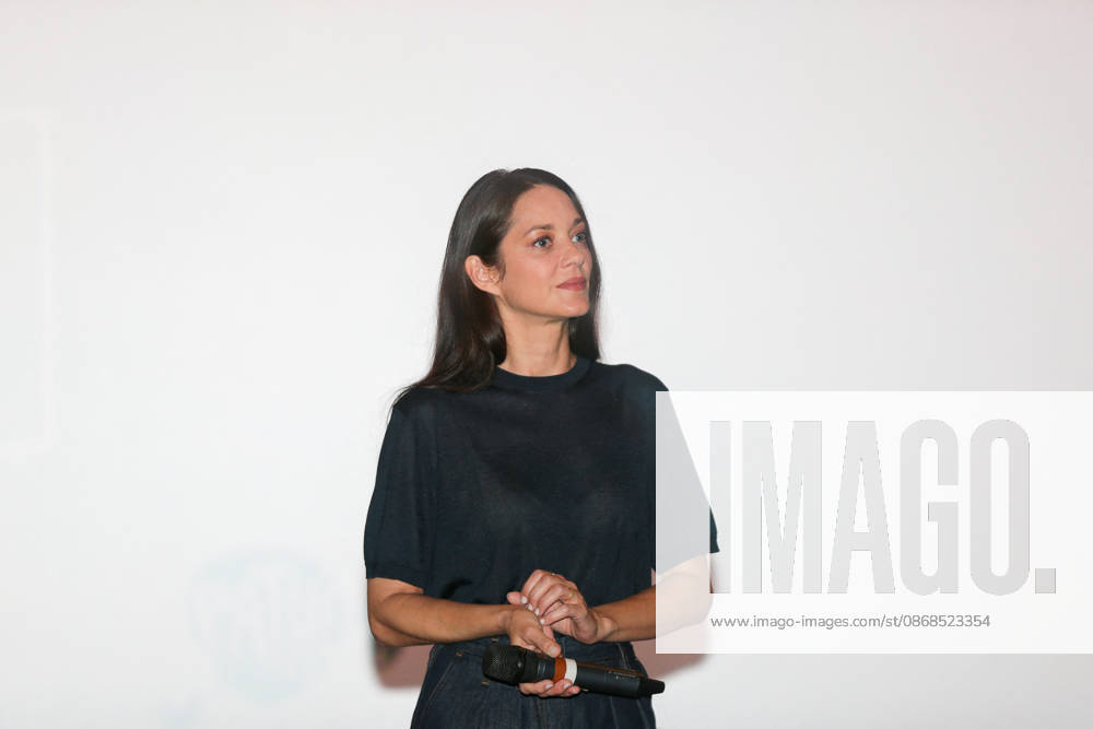 Marion Cotillard at the premiere of the film *Karma* at the Kinepolis cinema in Lomme, France, on October 3, 2026. Stéphane Vansteenkiste, Bestimage. Premiere of the film *Karma* at the Kinepolis cinema in Lomme, France, on October 3, 2026. Lomme, unknown