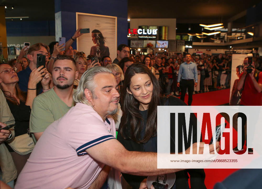 Marion Cotillard at the premiere of the film *Karma* at the Kinepolis cinema in Lomme, France, on October 3, 2026. Stéphane Vansteenkiste, Bestimage. Premiere of the film *Karma* at the Kinepolis cinema in Lomme, France, on October 3, 2026. Lomme, unknown