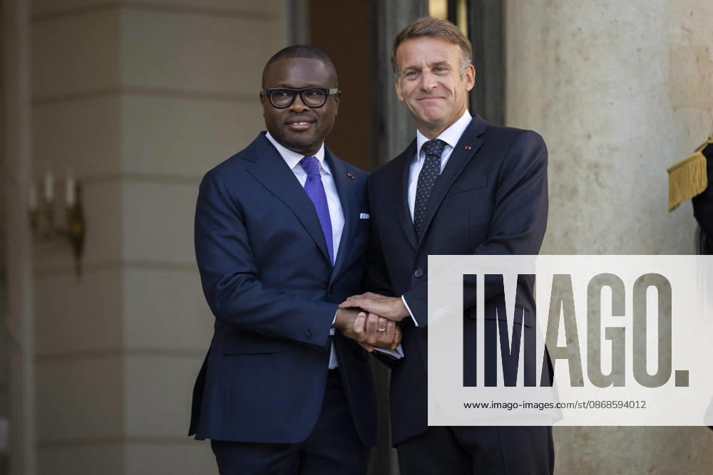 Emmanuel Macron Welcomes Benin President Romuald Wadagni - Paris French President Emmanuel Macron welcomes Benin s President Romuald Wadagni at the Elysee Palace in Paris on October 5, 2026. Photo by Eliot Blondet ABACAPRESS.COM Paris Ile-de-France France