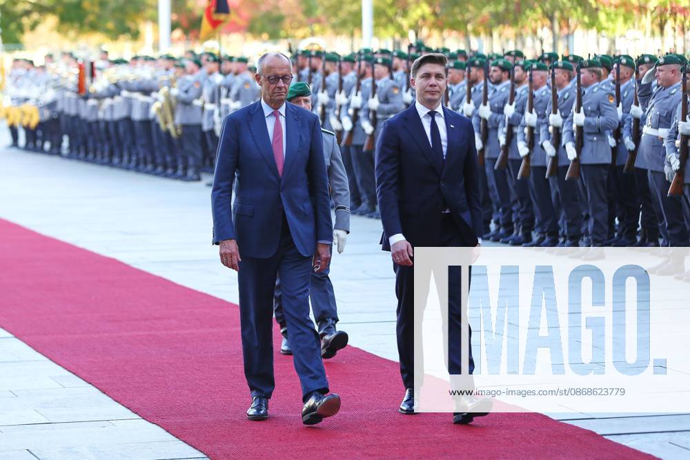 Federal Chancellery Reception for the heads of state and government of the three Baltic countries—Latvia, Estonia, and Lithuania—Chancellor Friedrich Merz (CDU) Mindaugas Sinkevicius