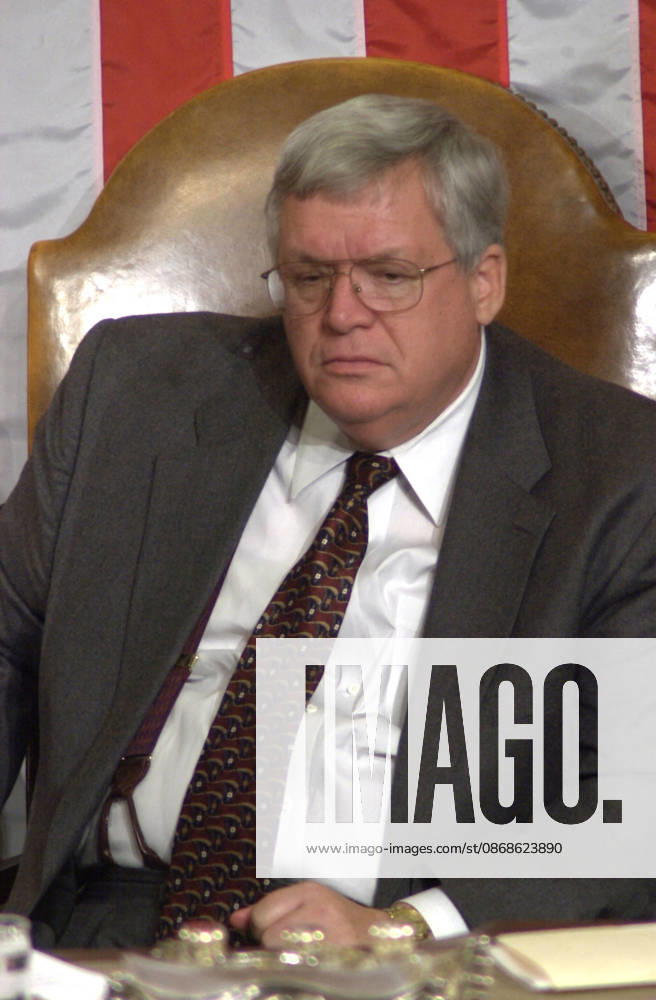 Counting 2000 Election Electorial College Votes Speaker of the United States House of Representatives Dennis Hastert (Republican of Illinois), watches the counting of the electorial votes from the Speaker s Chair in the U.S. House Chamber in Washington, D.C. on January 6, 2001. .Photo by Ron Sachs CNP ABACAPRESS.COM Washington District of Columbia United States