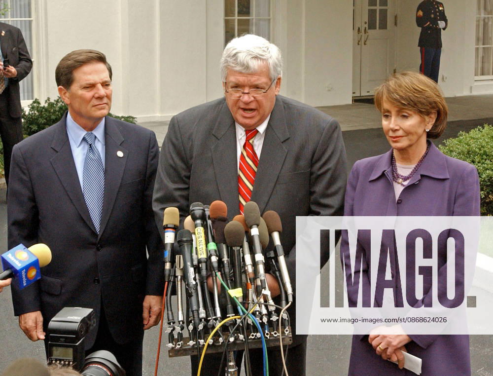 Bipartisan US House Leaders Meet Reporters Bipartisan United States House of Representatives Leaders speak to reporters after their meeting with US President George W. Bush in the Oval Office of the White House in Washington, DC on March 21, 2003. Left to right: US House Majority Whip Tom DeLay (Republican of Texas); Speaker of the US House Dennis Hastert (Republican of Illinois); and US House Minority Leader Nancy Pelosi (Democrat of California). Photo by Ron Sachs CNP ABACAPRESS.COM Washington District of Columbia United States