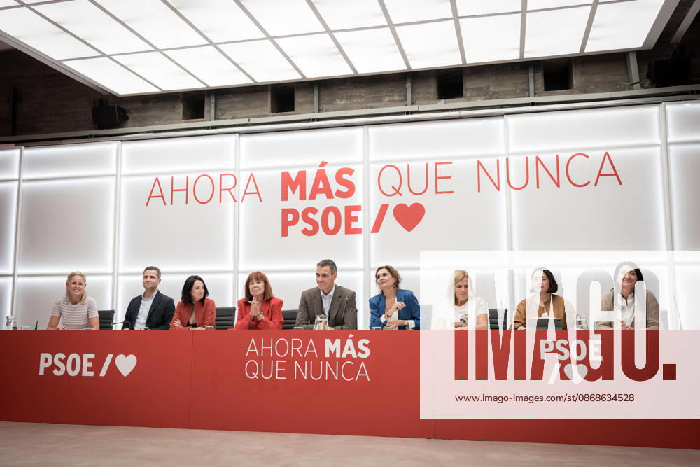 Sánchez Chairs the Meeting of the PSOE’s Federal Executive Committee The Prime Minister and Secretary-General of the PSOE, Pedro Sánchez, chairs the meeting of the PSOE’s Federal Executive Committee (CEF) at the PSOE headquarters in Ferraz on October 5, 2026, in Madrid, Spain. Sánchez announced today that he is dissolving Parliament and calling a general election for November 29. OCTOBER 5, 2026 Diego Radamé Madrid, Madrid, Spain