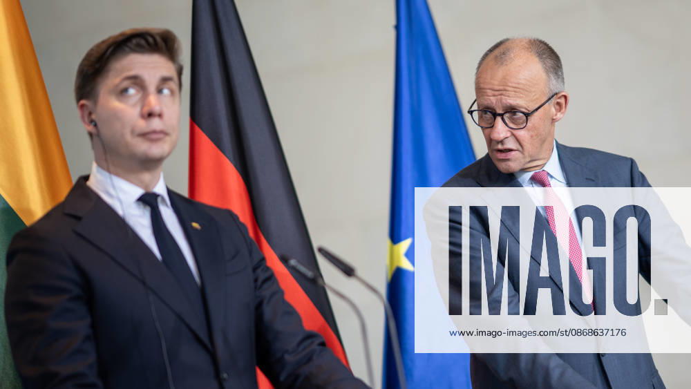 Chancellor Friedrich Merz (right) with his guest Mindaugas Sinkevicius, Prime Minister of Lithuania, at the Federal Chancellery; joint press statements; Chancellor hosts Prime Minister of the Republic of Lithuania at the Federal Chancellery, Berlin, Germany; Federal Chancellery