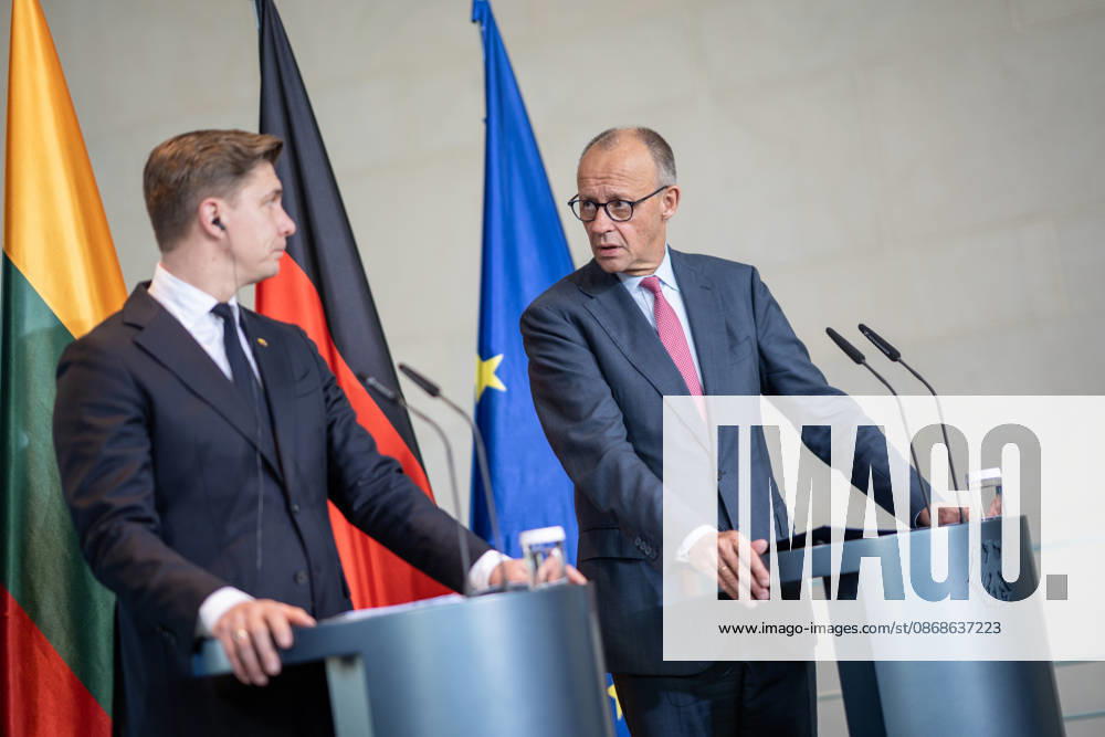 Chancellor Friedrich Merz (right) with his guest Mindaugas Sinkevicius, Prime Minister of Lithuania, at the Federal Chancellery; joint press statements; Chancellor hosts Prime Minister of the Republic of Lithuania at the Federal Chancellery, Berlin, Germany; Federal Chancellery