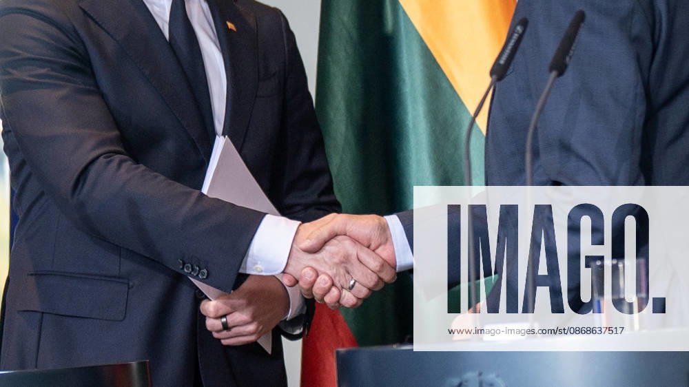 Chancellor Friedrich Merz (right) with his guest Mindaugas Sinkevicius, Prime Minister of Lithuania, at the Federal Chancellery; joint press statements; Chancellor hosts Prime Minister of the Republic of Lithuania at the Federal Chancellery, Berlin, Germany; Federal Chancellery