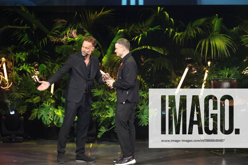 FIRST STEPS 2026 Medium-Length Feature Film: Acceptance Speech by Erik Schmitt and the winning medium-length feature film *HASENFUSS* by Maximilian Conway. Award presentation on stage at the FIRST STEPS 2026 ceremony at the Theater des Westens in Berlin