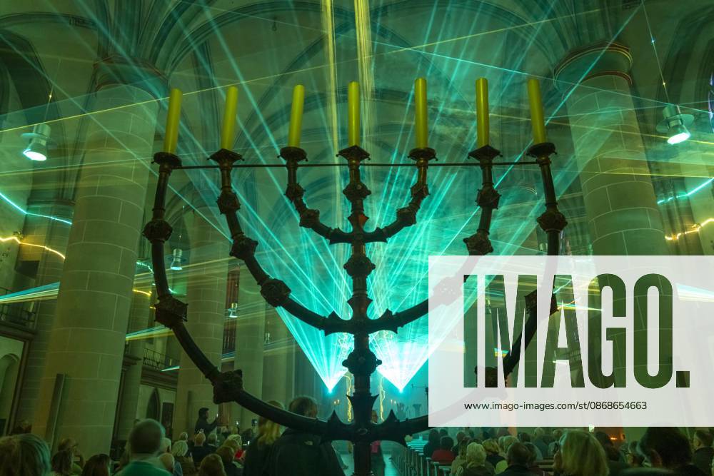 Essen Light Festival, downtown, Licht Segen Lumen Cantus, a laser show synchronized to music at Essen Cathedral, by lighting designer Manfred Olma, accompanied by live organ music, North Rhine-Westphalia, Germany, Essen Light Festival