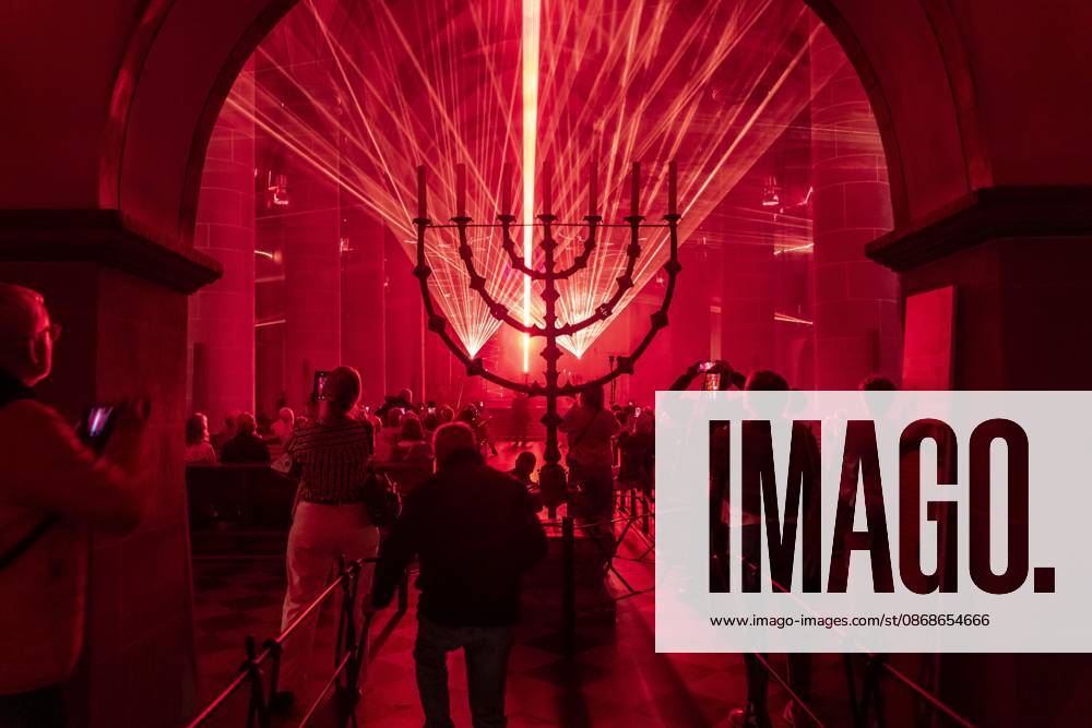 Essen Light Festival, downtown, Licht Segen Lumen Cantus, a laser show synchronized to music at Essen Cathedral, by lighting designer Manfred Olma, accompanied by live organ music, North Rhine-Westphalia, Germany, Essen Light Festival