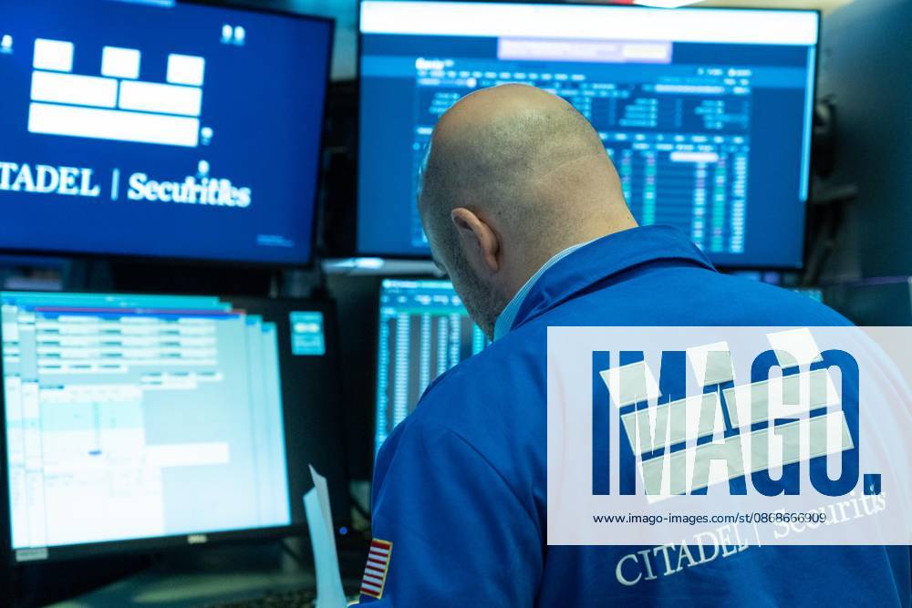 A trader works on the trading floor of the New York Stock Exchange (NYSE) in New York, NY on October 5, 2026. New York USA - ZUMAr339 20261005_znp_r339_008
