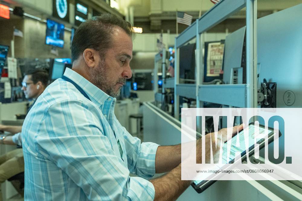 A trader works on the trading floor of the New York Stock Exchange (NYSE) in New York, NY on October 5, 2026. New York USA - ZUMAr339 20261005_znp_r339_018