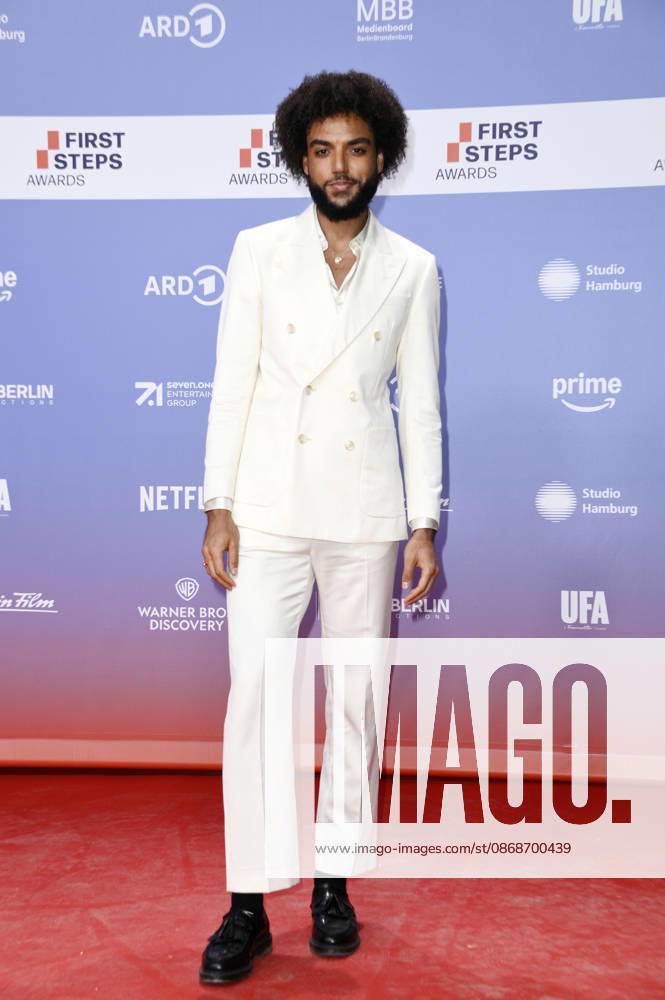 Lamin Leroy Gibba at the 27th First Steps Awards ceremony in 2026 at the Theater des Westens in Berlin, October 5, 2026 Foto:xN.xKubelkax xFuturexImagex first_steps_6194