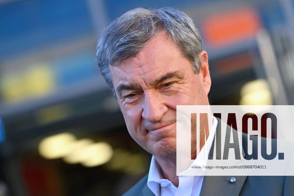 Markus SOEDER, Minister-President of Bavaria and CSU Chairman, single image, cropped single subject, portrait,Portrait: Markus SOEDER, Minister-President of Bavaria and CSU Chairman, visits the Sport Elementary School on Margare