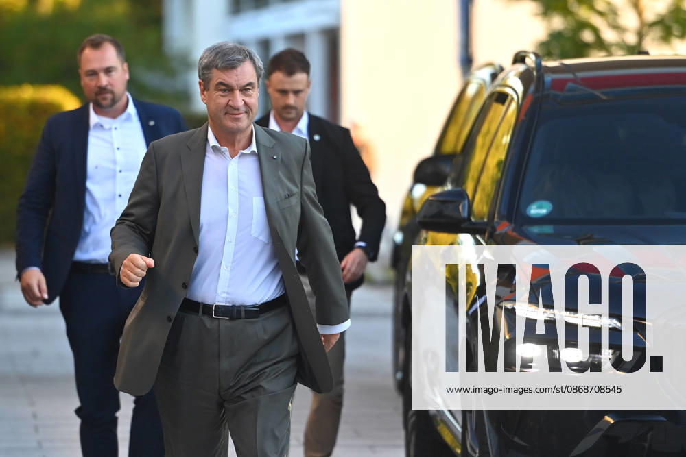 Arrival of Markus SOEDER, Minister-President of Bavaria and CSU Chairman Markus SOEDER, Minister-President of Bavaria and CSU Chairman, along with Health Minister Judith Gerlach and Education Minister Anna Stolz, visited the Sports Elementary School on Margarethe Danzi Street in Munich