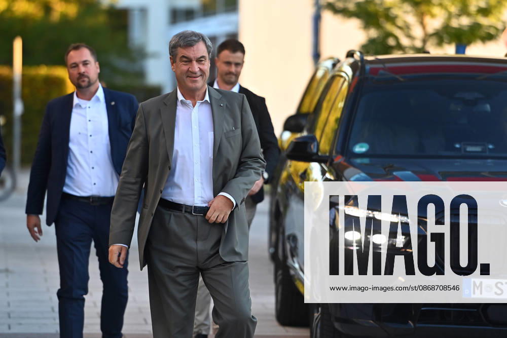 Arrival of Markus SOEDER, Minister-President of Bavaria and CSU Chairman Markus SOEDER, Minister-President of Bavaria and CSU Chairman, along with Health Minister Judith Gerlach and Education Minister Anna Stolz, visited the Sports Elementary School on Margarethe Danzi Street in Munich