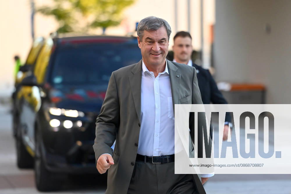 Arrival of Markus SOEDER, Minister-President of Bavaria and CSU Chairman Markus SOEDER, Minister-President of Bavaria and CSU Chairman, along with Health Minister Judith Gerlach and Education Minister Anna Stolz, visited the Sports Elementary School on Margarethe Danzi Street in Munich